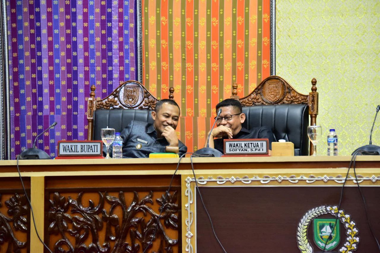 Rapat Paripurna DPRD Kabupaten Bengkalis Dengan Agenda Mendengarkan