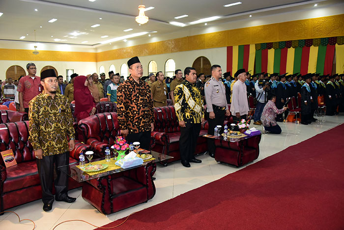 teks foto: Tamu Yang Menghadiri Acara Wisuda STIE Syariah Bengkalis