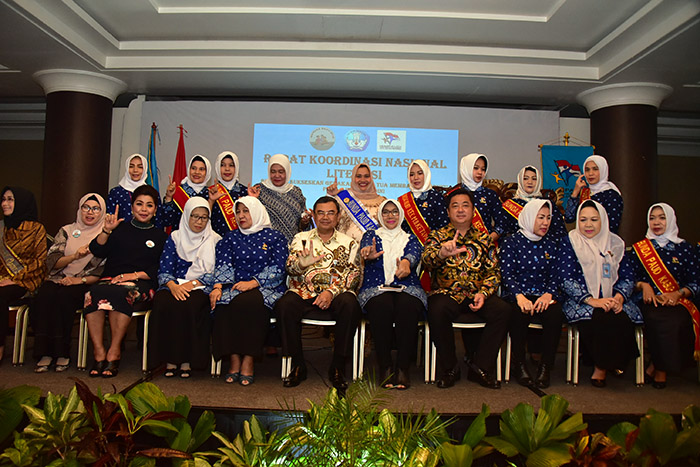 Bunda Paud Kabupaten Bengkalis saat mengikuti seminar literasi dan Rapat Koordinasi Nasional Bunda Paud se-Indonesia.