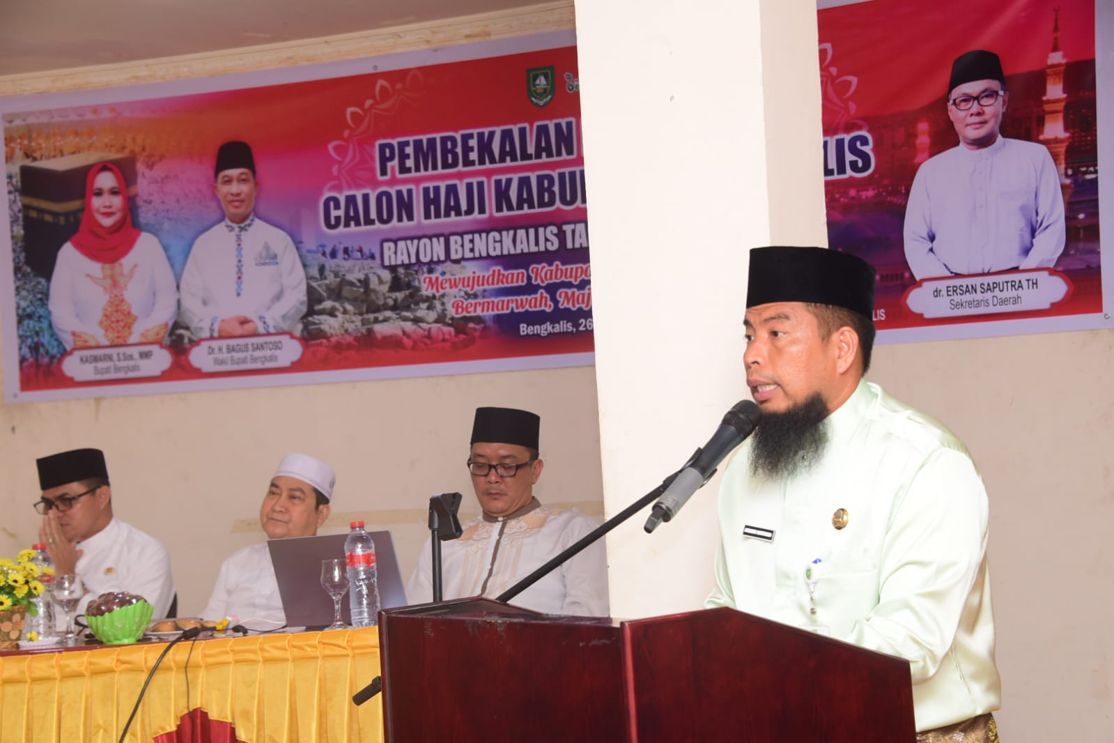 186 JCH Rayon Bengkalis Diberi Pembekalan, Bupati Pesankan Jaga Kesehatan Fokus Dalam Keberangkatan Ibadah Haji
