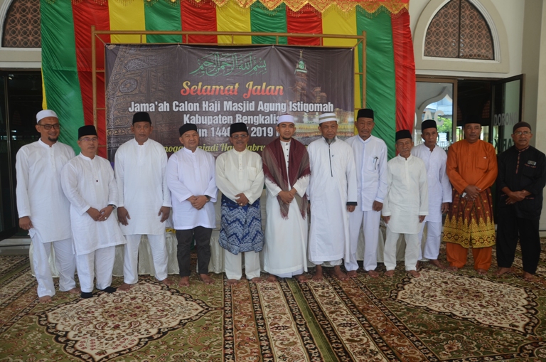 Bupati Bengkalis Lepas 18 JCH Masjid Agung Istiqomah