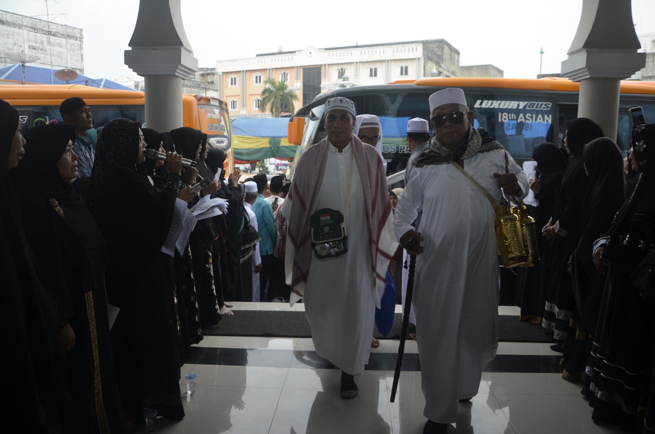 Jamaah Haji Kecamatan Bengkalis dan Bantan yang Tergabung dalam Kloter 10 EHA Tiba di Negeri Junjungan