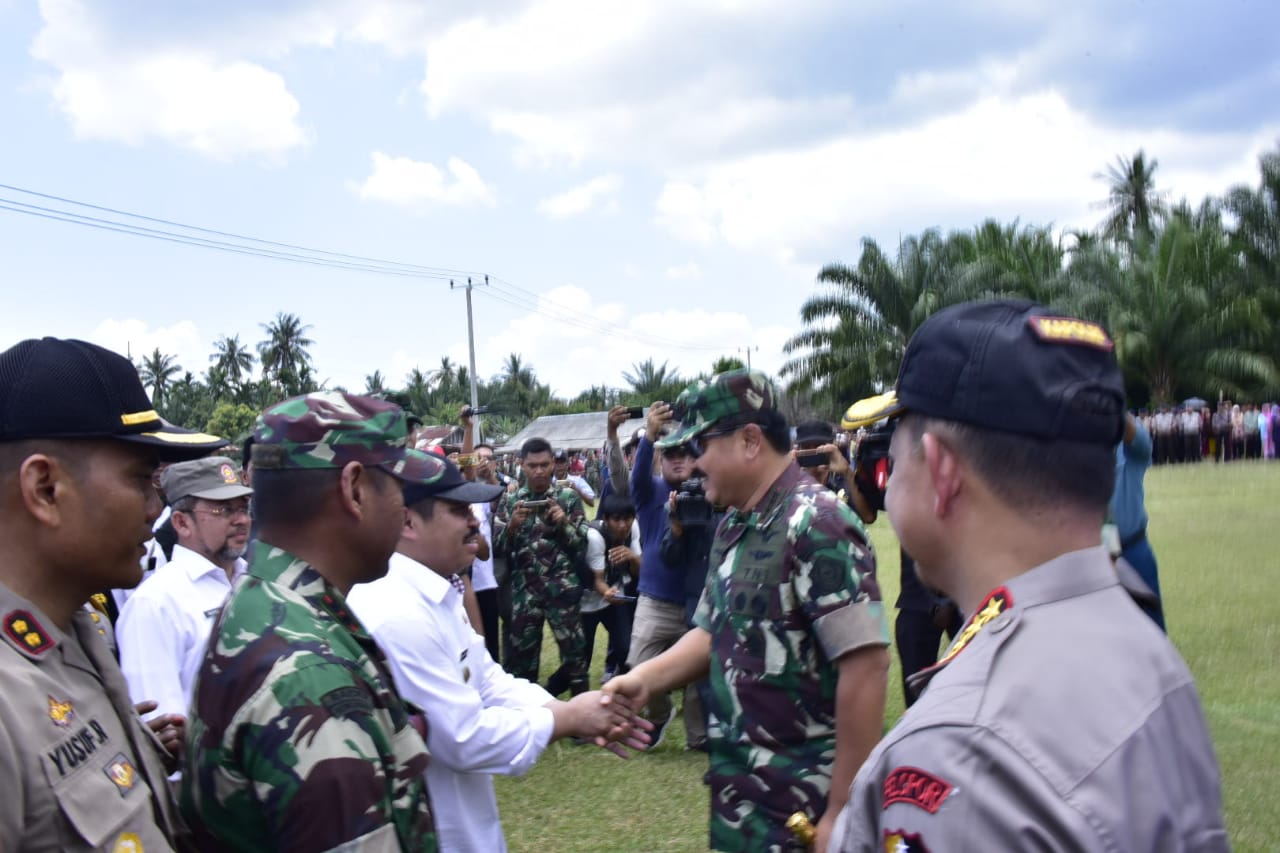 Bupati Bengkalis Sambut Kedatangan Panglima TNI dan Kapolri
