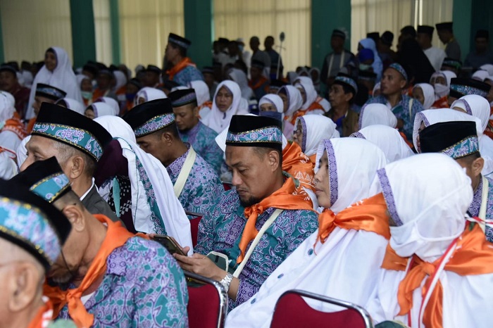 Bupati Bengkalis Sambut Jamaah Haji Kloter 10 di Pekanbaru