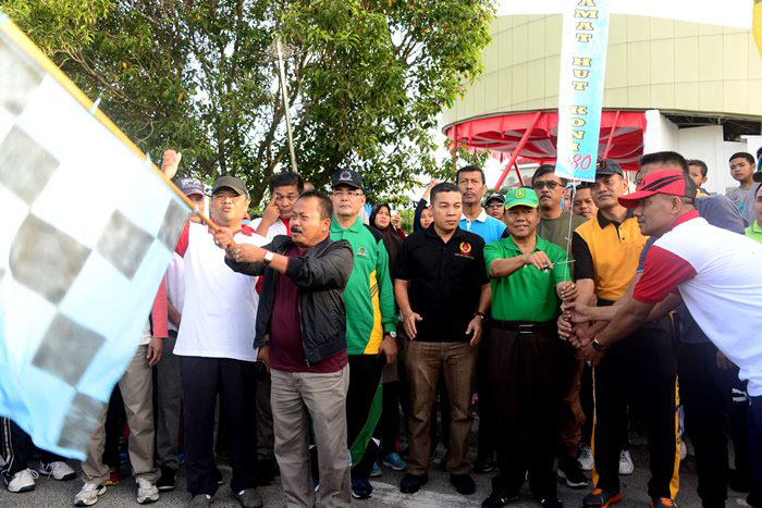 KONI Kabupaten Bengkalis selenggarakan Gerak Jalan Santai yang dilepas Bupati Bengkalis