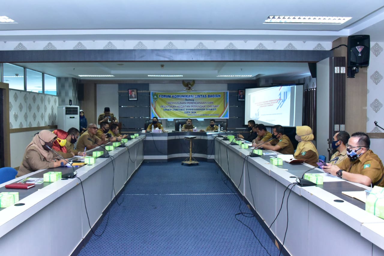  H. Tengku Zainuddin Pimpin Rapat Forum Komunikasi Lintas Bagian 