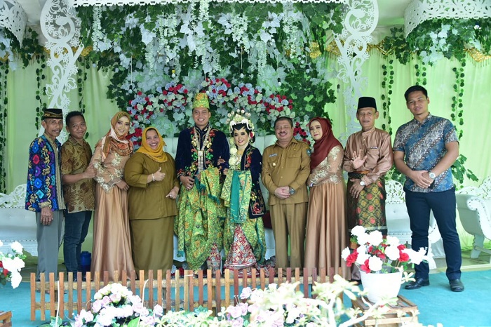 Bupati Hadiri Resepsi Pernikahan Putra H. Muhammad Fadili