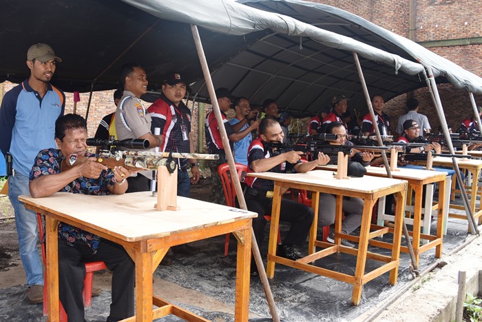 Bupati Bengkalis bersama Panitia dan Perserta Turnament Menembak MSC 2018 Baca Deklarasi Dukung Pemilu 2019 Aman, Damai dan Sejuk 