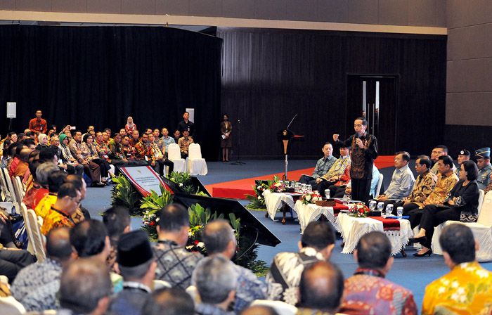 Presiden Jokowi: Permudah Perizinan, Perlancar Investasi