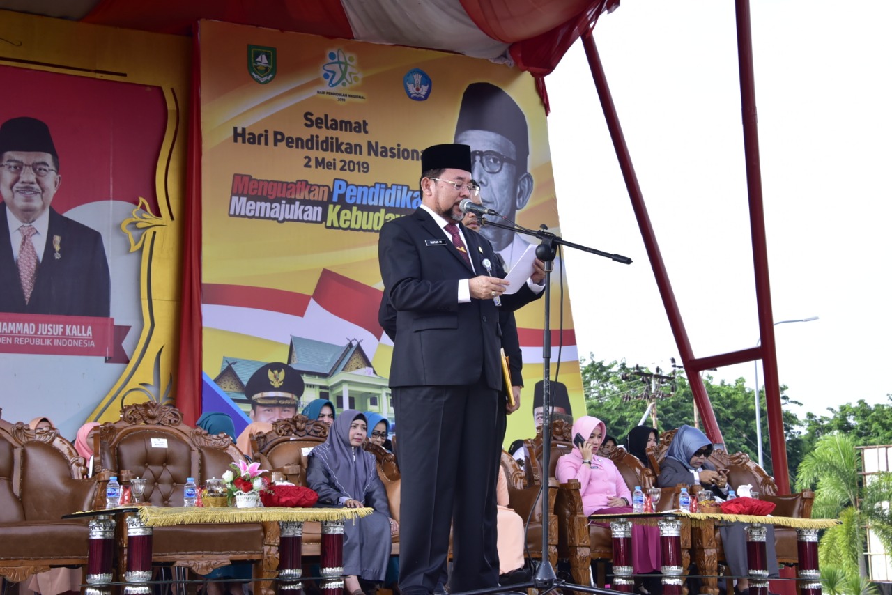 Sekretaris Daerah H. Bustami HY Pimpin Apel Hardiknas