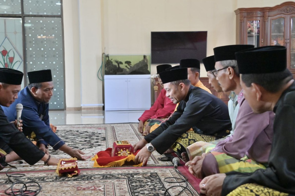 LAMR Bengkalis Jemput Wakil Bupati Secara Adat Untuk Pelantikan Ketua dan Pengurus Baru