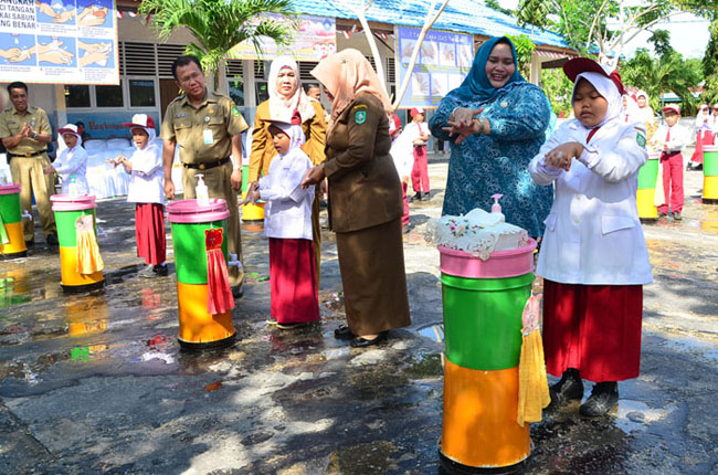 Jaga Kesehatan Santri Cuci Tangan Pake Sabun Ppid Pembantu Sekretariat Daerah