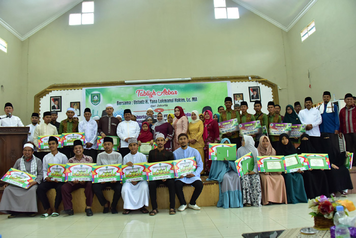 Tabligh Akbar dan Pemberian Penghargaan kepada Penghapal Al-quran 30 Juz serta Qori dan Qori'ah terbaik pada MTQ ke-37 Tingkat Provinsi Riau