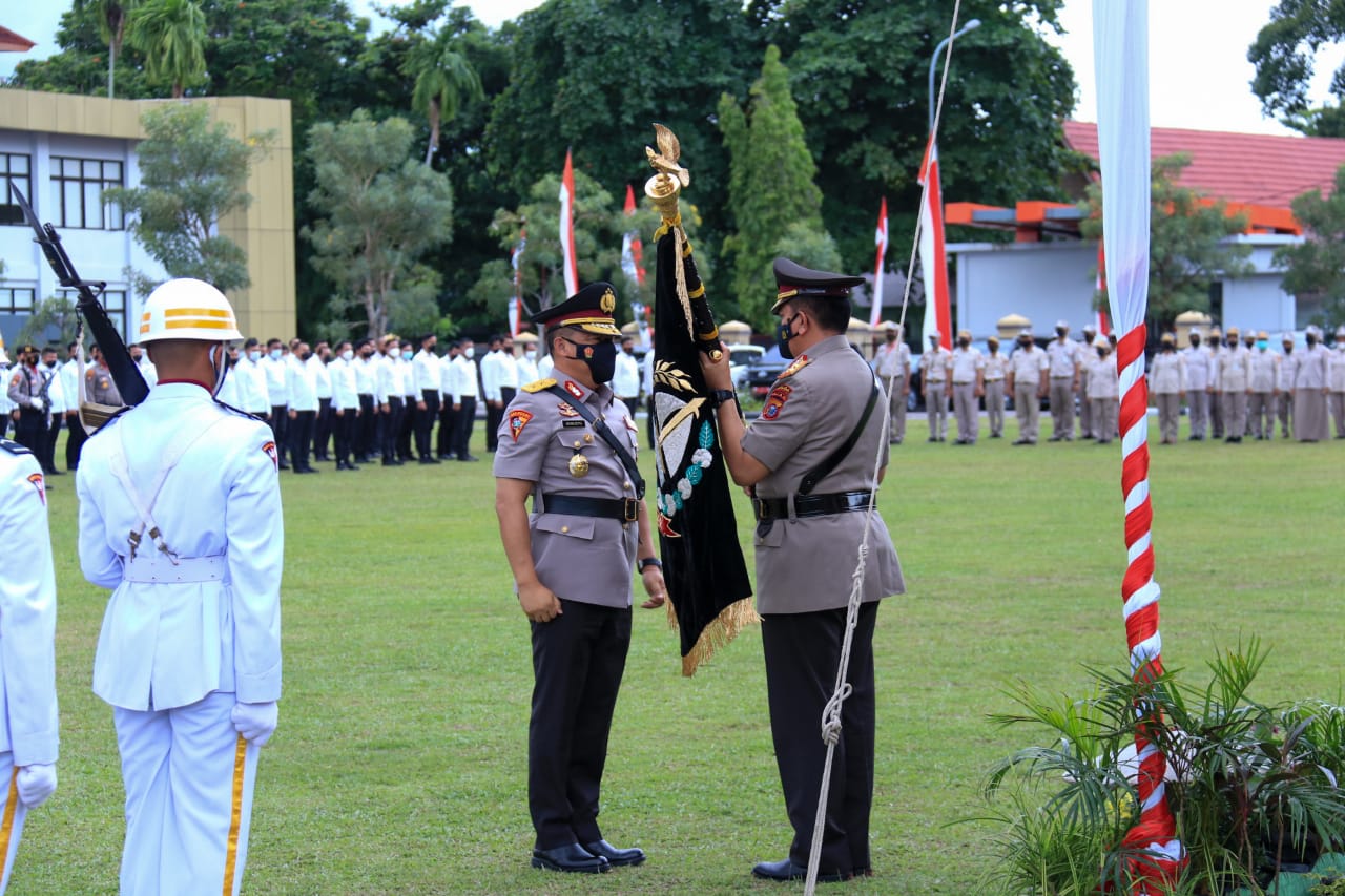 Hadiri Upacara Farewell And Welcome Parade Kapolda Riau, Bupati ...